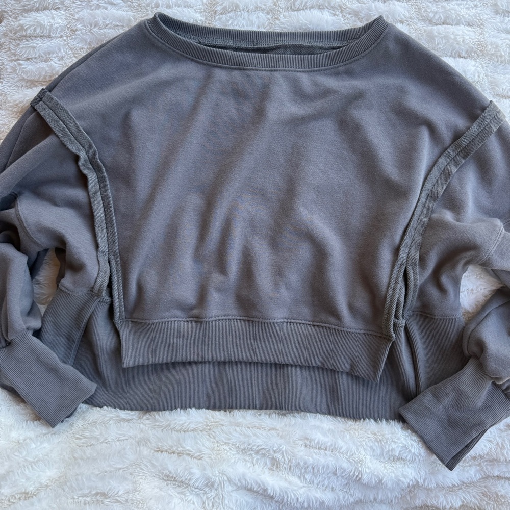 Oversized Cropped Gray Sweatshirt